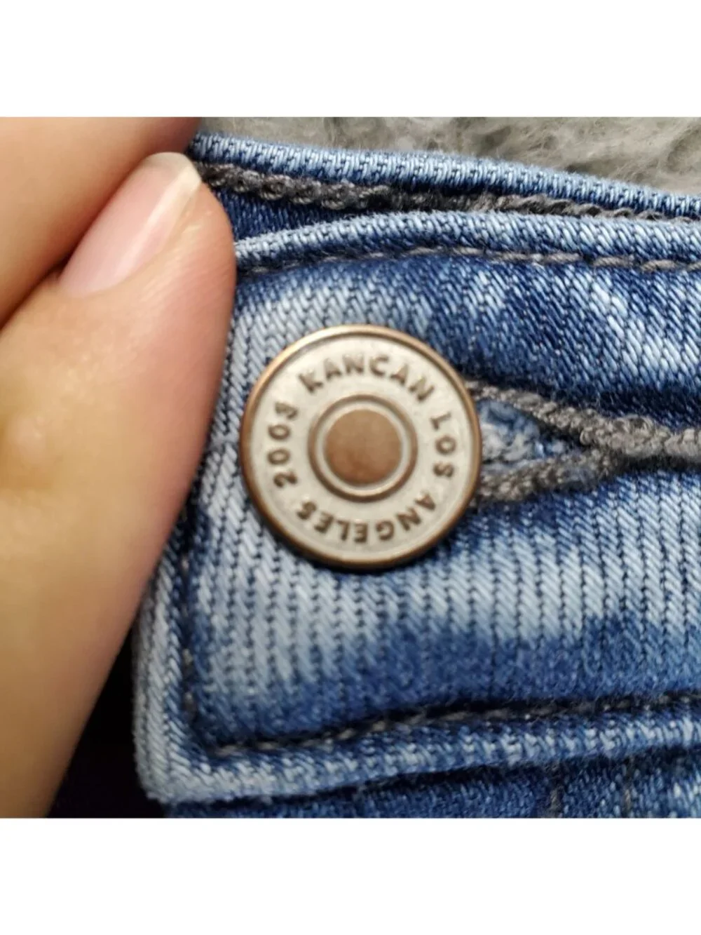 KanCan Shorts Womens Large Blue Denim Frayed Hem High-Rise Stretchy Jorts *Read*